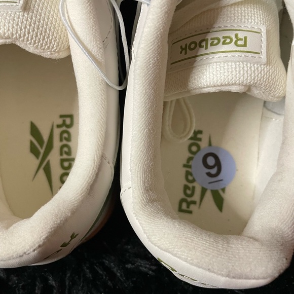 Reebok green and white classic leather trainers - Picture 2 of 4